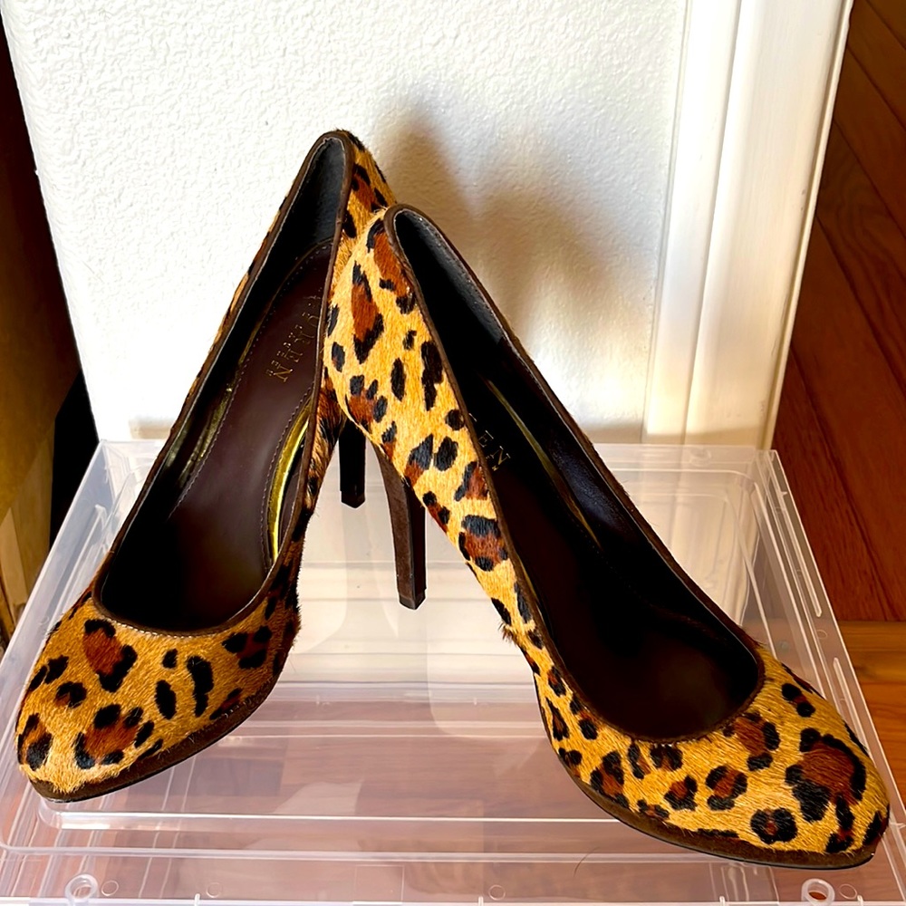 Ralph Lauren size 91/2 leopard pump high heel